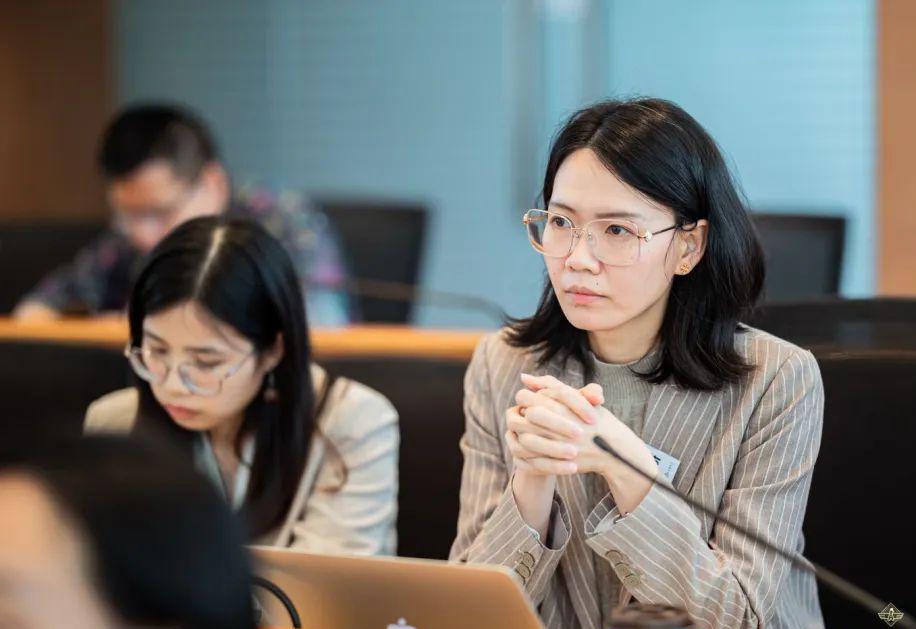 一起打乱港最新一期，挑战与机遇并存