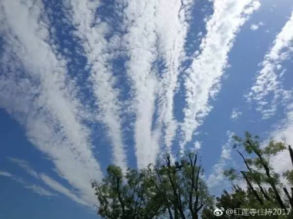 四川九寨沟地震最新图片，灾难无情，人间有爱
