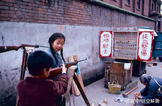 老太太摆枪摊最新进展，社会反响与法律介入