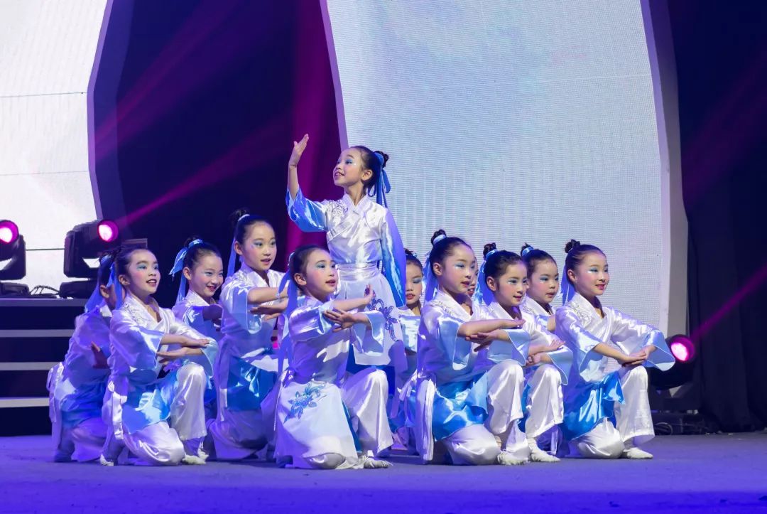 五原何丽鼓匠最新版，传统艺术的现代演绎
