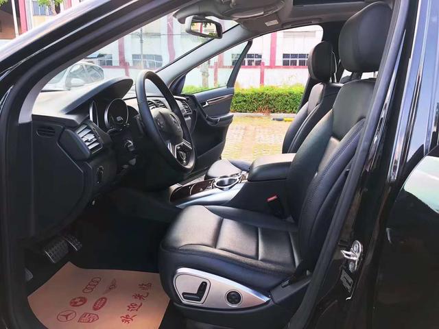 奔驰R350报价及其市场表现