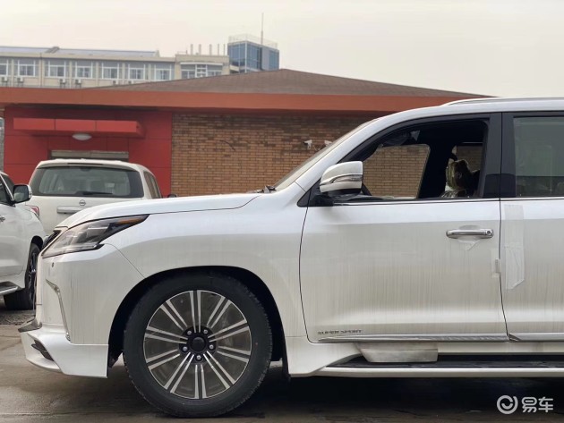Lexus LX570，豪华与力量的完美结合